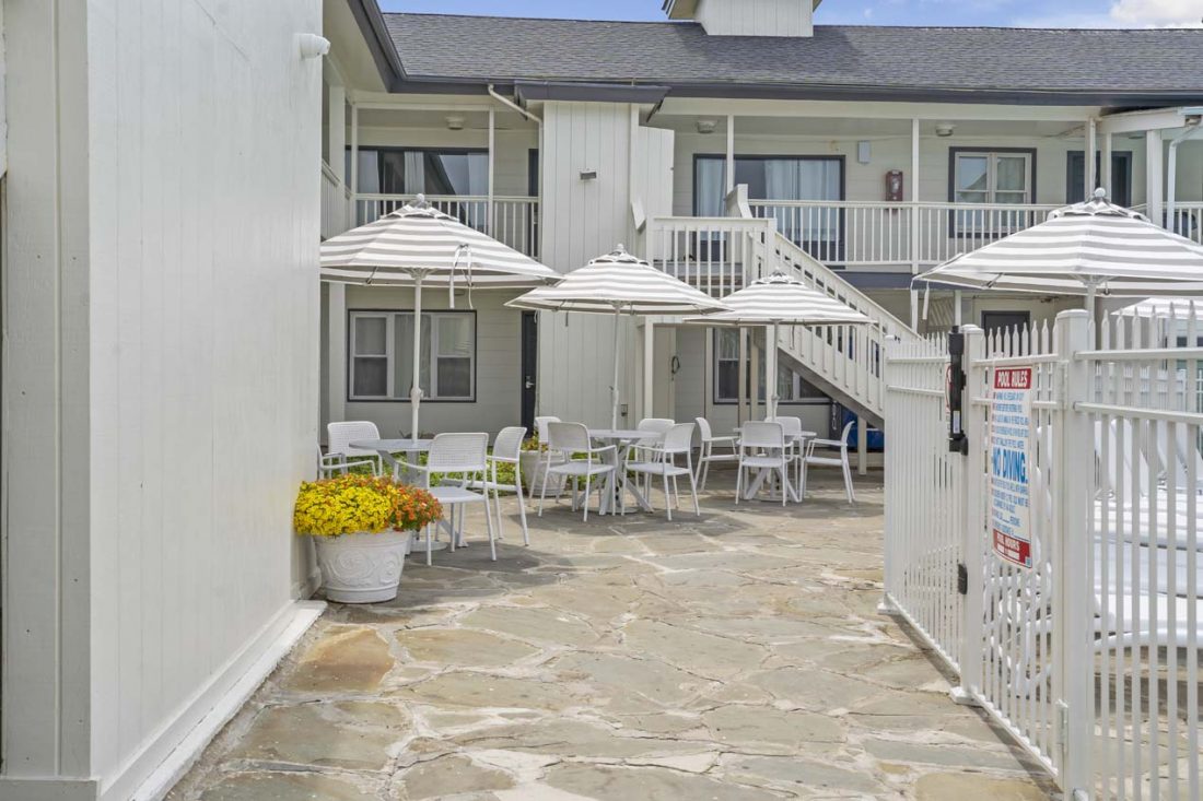 A Wave Inn courtyard